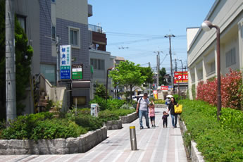 武庫之荘駅北側遊歩道